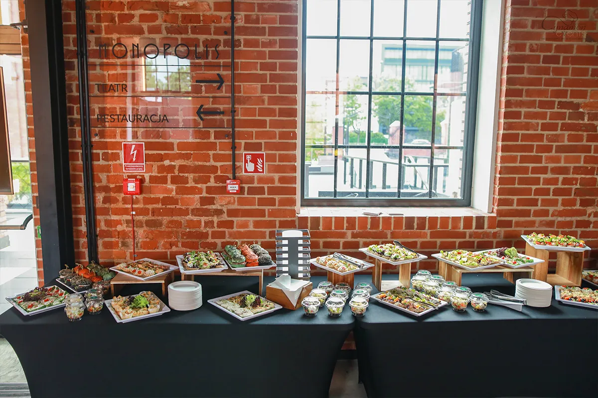 Nowoczesny catering eventowy w Łodzi – profesjonalna obsługa Cynamon Catering