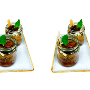 Gorzka czekolada ze śliwkami w rumie – elegancka monoporcja bankietowa Cynamon Catering Łódź